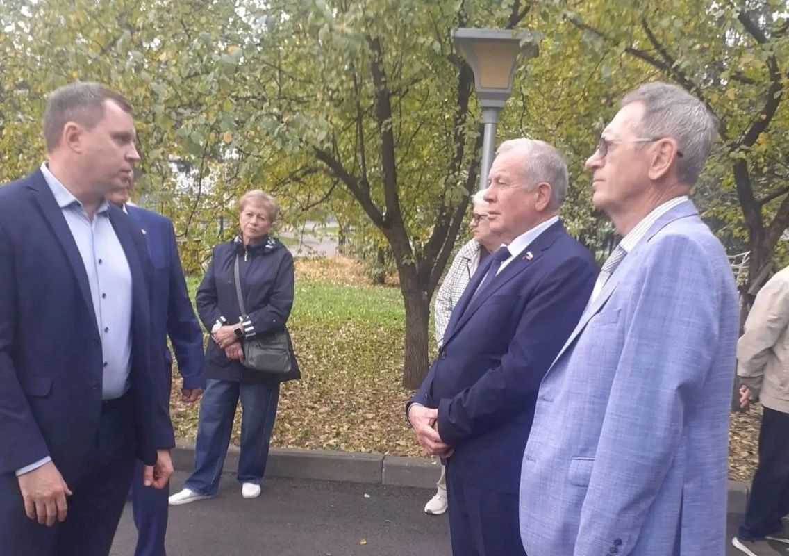 По приглашению Совета ветеранов принял участие во встрече Совета ветеранов, волонтёров и Совета женщин Первомайского района, которая прошла в санатории «Сосновый Бор» По приглашению Совета ветеранов принял участие во встрече Совета ветеранов, волонтёров и Совета женщин Первомайского района, которая прошла в санатории «Сосновый Бор»