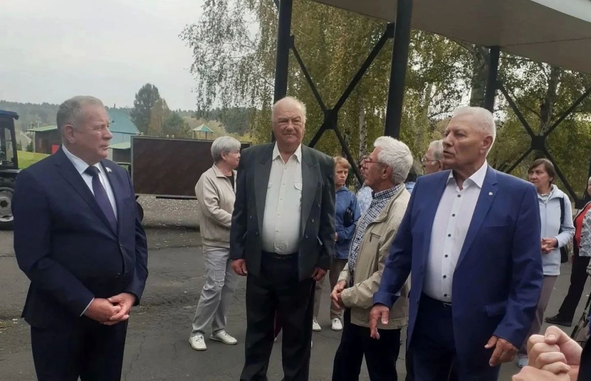 По приглашению Совета ветеранов принял участие во встрече Совета ветеранов, волонтёров и Совета женщин Первомайского района, которая прошла в санатории «Сосновый Бор» По приглашению Совета ветеранов принял участие во встрече Совета ветеранов, волонтёров и Совета женщин Первомайского района, которая прошла в санатории «Сосновый Бор»