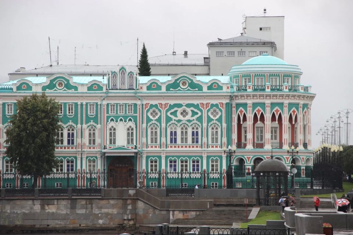 Переместимся в один из крупнейших городов России - Екатеринбург Переместимся в один из крупнейших городов России - Екатеринбург