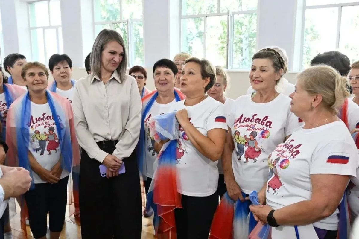 Губернатор Алтайского края Виктор Томенко вместе с депутатами Единой России посетил во время рабочей поездки в Рубцовск ДК «Тракторостроитель» Губернатор Алтайского края Виктор Томенко вместе с депутатами Единой России посетил во время рабочей поездки в Рубцовск ДК «Тракторостроитель»