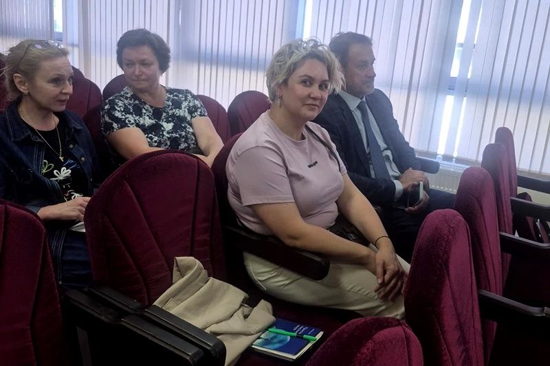Полицейские провели с представителями вузов встречу, посвященную вопросам пребывания в Алтайском крае иностранных студентов Полицейские провели с представителями вузов встречу, посвященную вопросам пребывания в Алтайском крае иностранных студентов