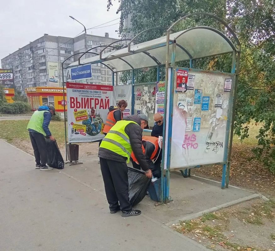 Работы по благоустройству и содержанию общественных территорий города продолжаются Работы по благоустройству и содержанию общественных территорий города продолжаются