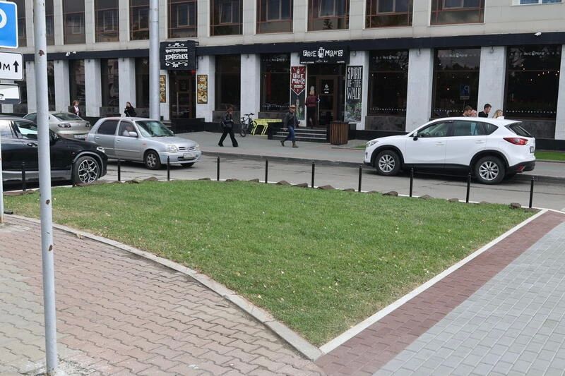 Территория рядом со зданием правительства Алтайского края на проспекте Ленина, 59, заметно меняется Территория рядом со зданием правительства Алтайского края на проспекте Ленина, 59, заметно меняется