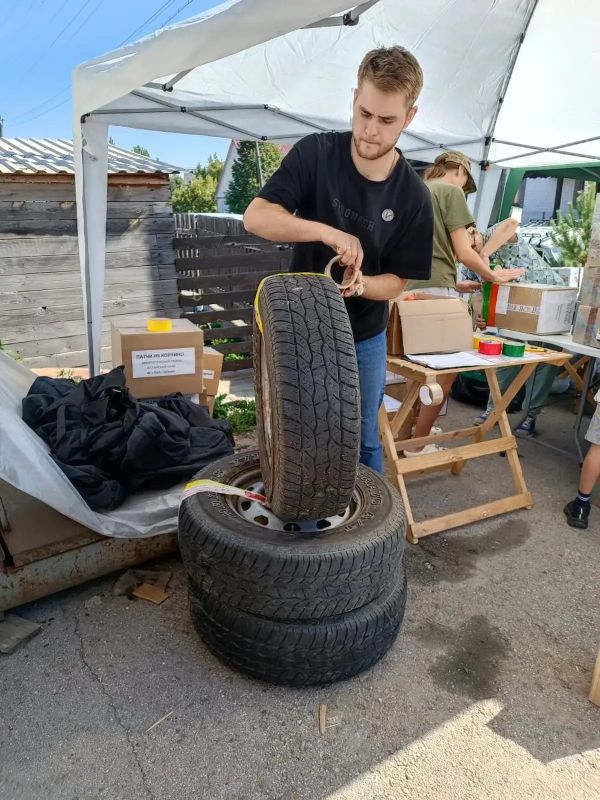 С заботой из тыла: сотрудники Краевой клинической больницы вновь поддержали бойцов С заботой из тыла: сотрудники Краевой клинической больницы вновь поддержали бойцов