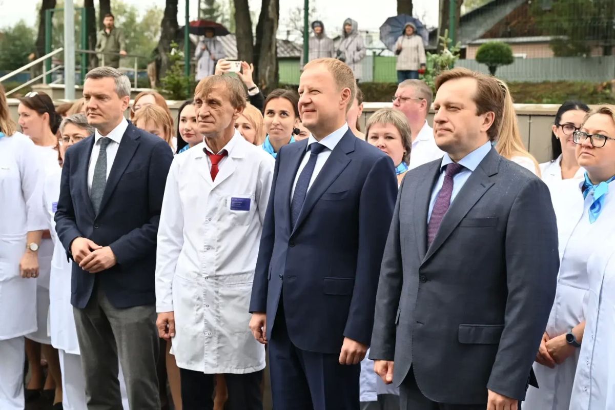 Губернатор Алтайского края Виктор Томенко принял участие в открытии новой барнаульской поликлиники Губернатор Алтайского края Виктор Томенко принял участие в открытии новой барнаульской поликлиники