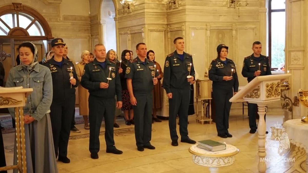 Символ защиты всех пожарных и спасателей - икона Божией Матери «Неопалимая Купина»