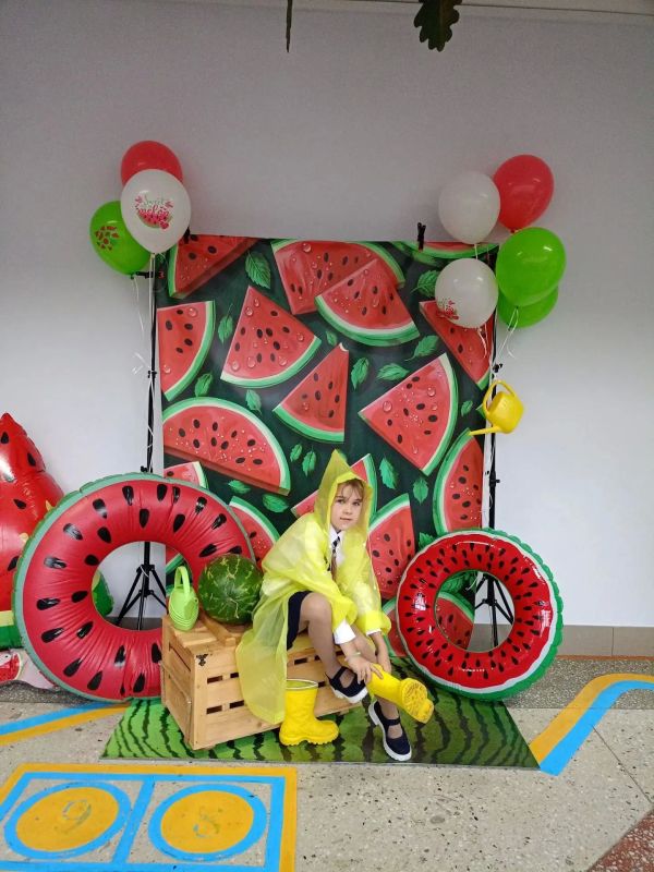 барнаульской гимназии №42 прошел Арбузник барнаульской гимназии №42 прошел Арбузник