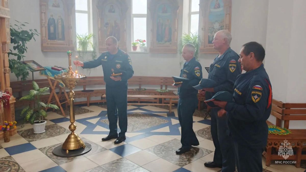 Символ защиты всех пожарных и спасателей - икона Божией Матери «Неопалимая Купина» Символ защиты всех пожарных и спасателей - икона Божией Матери «Неопалимая Купина»