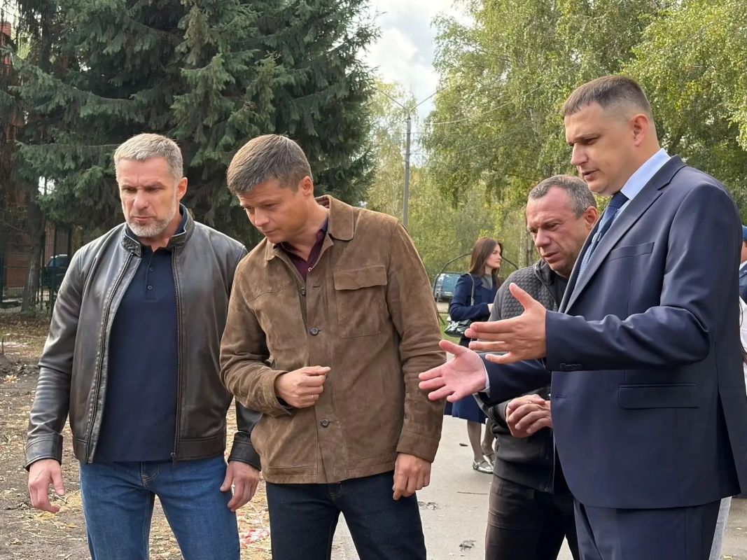 В Ленинском районе Барнаула возводят новую точку притяжения для любителей здорового образа жизни В Ленинском районе Барнаула возводят новую точку притяжения для любителей здорового образа жизни