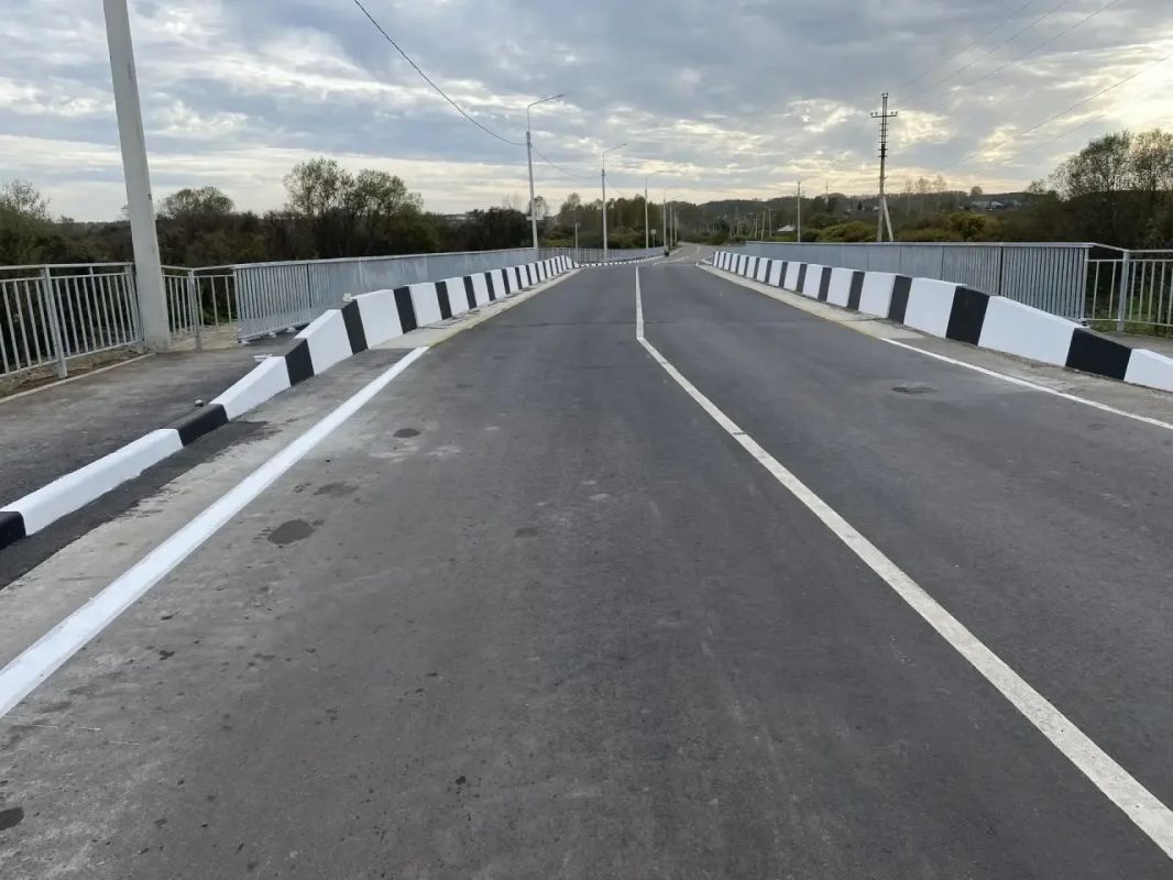 В Солтонском районе обновили мост через реку Солтонка