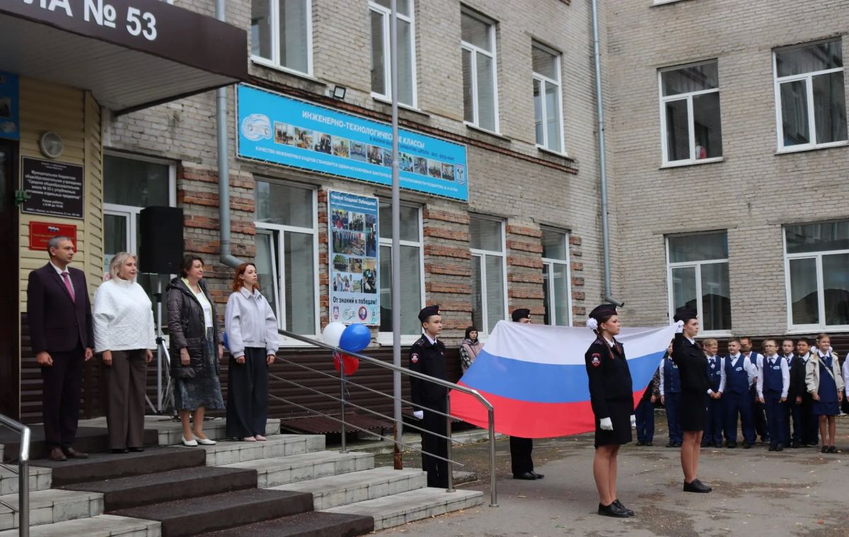 Барнаульских школьников приняли в ряды юных инженеров и аграриев Барнаульских школьников приняли в ряды юных инженеров и аграриев
