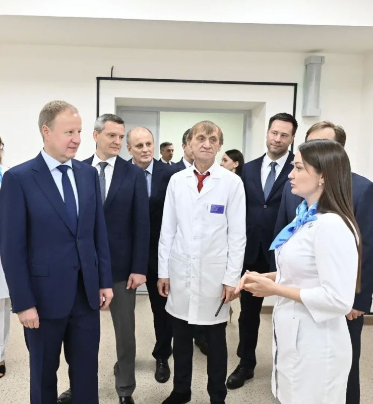 Губернатор Алтайского края Виктор Томенко принял участие в открытии новой барнаульской поликлиники Губернатор Алтайского края Виктор Томенко принял участие в открытии новой барнаульской поликлиники