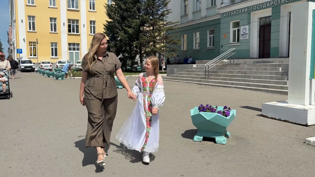 Спела на двух языках и покорила Китай: триумф 9-летней школьницы из Барнаула Спела на двух языках и покорила Китай: триумф 9-летней школьницы из Барнаула