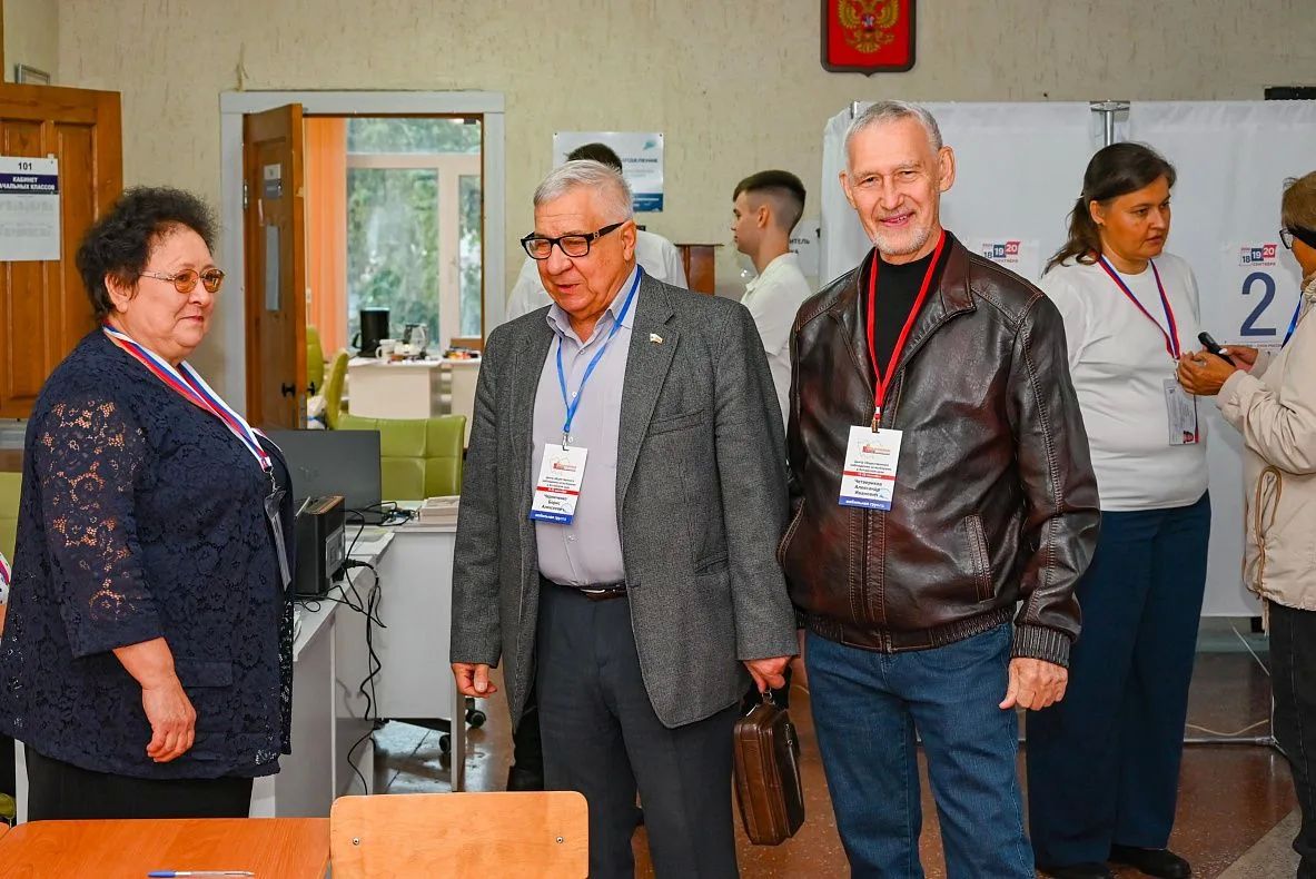 В рамках общественного контроля члены Общественной палаты города Барнаула проверили ход выборов на избирательных участках
