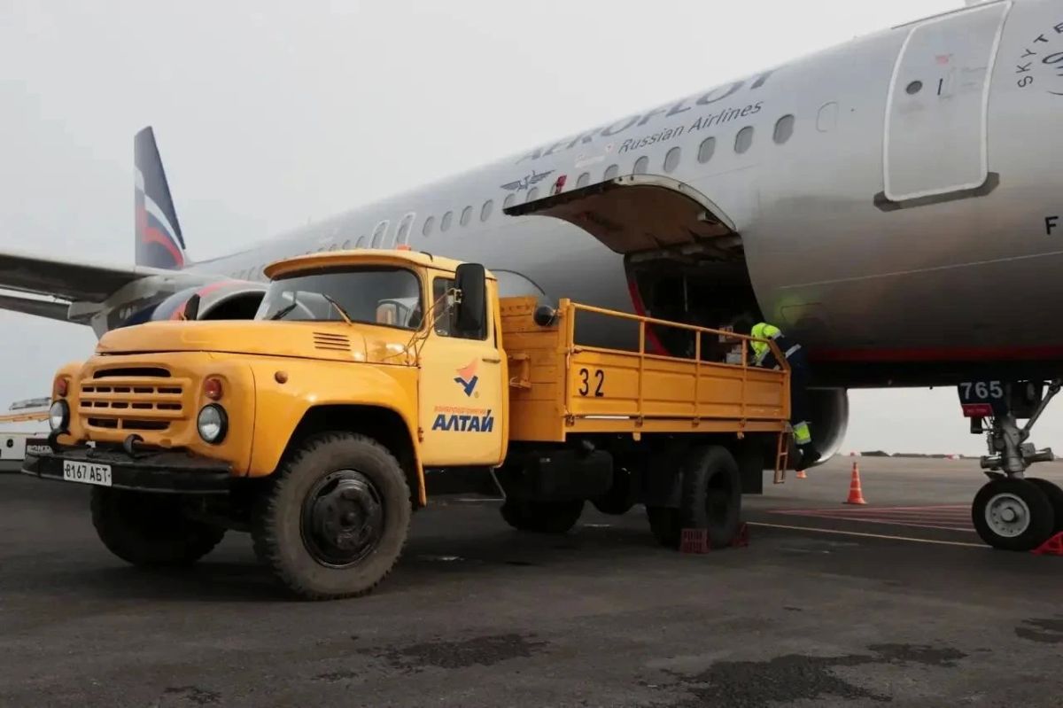 В Барнауле торжественно открыли новый терминал аэропорта В Барнауле торжественно открыли новый терминал аэропорта