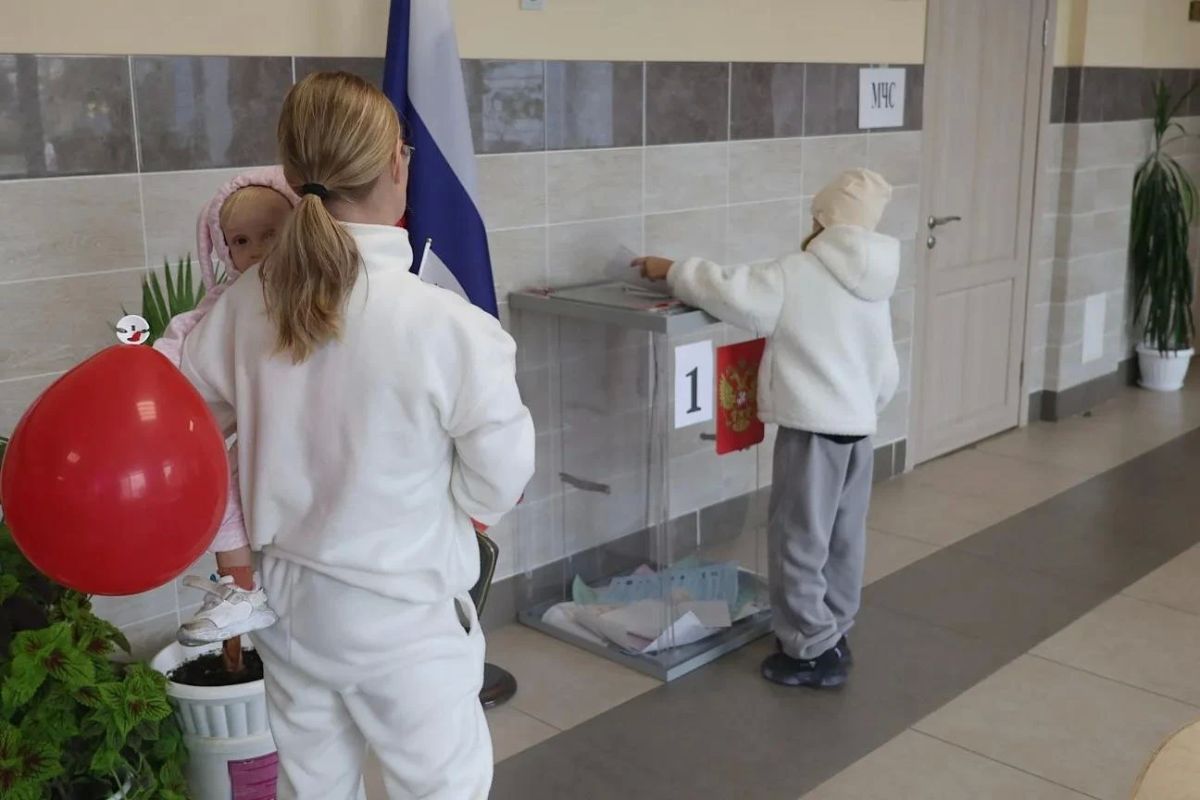 В Барнауле на избирательные участки 18 сентября начали приходить первые голосующие В Барнауле на избирательные участки 18 сентября начали приходить первые голосующие