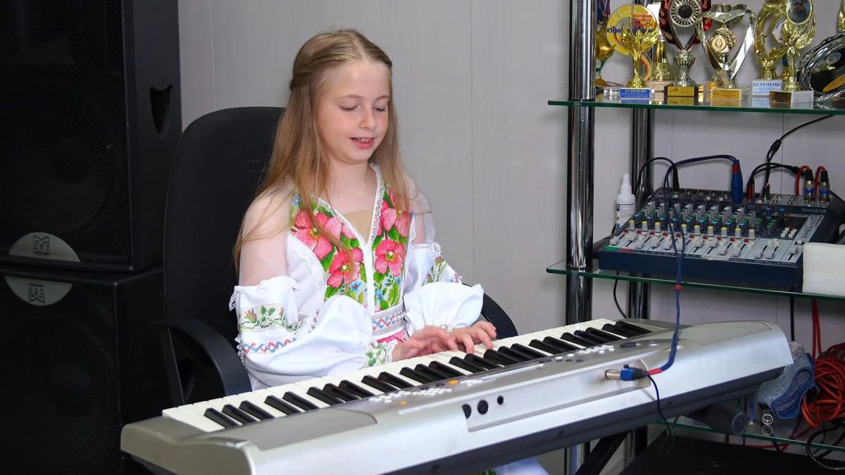 Спела на двух языках и покорила Китай: триумф 9-летней школьницы из Барнаула Спела на двух языках и покорила Китай: триумф 9-летней школьницы из Барнаула