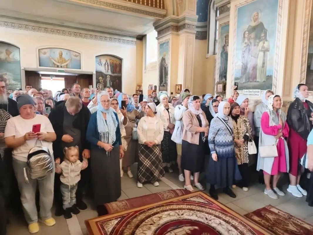 Главную святыню Алтайского края привезли в Барнаул Главную святыню Алтайского края привезли в Барнаул
