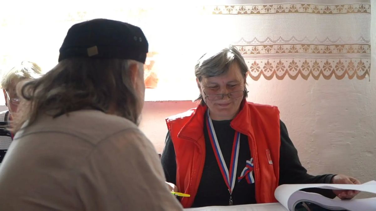 Шаман из Бийского района отдал свой голос на выборах Шаман из Бийского района отдал свой голос на выборах