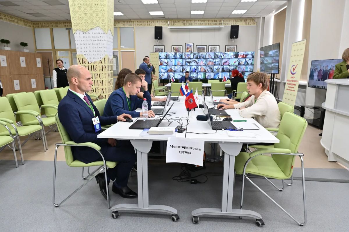 Виктор Томенко: Заехал сегодня в Центр общественного наблюдения, где специалисты следят за ходом голосования на выборах Госдумы и Алтайского краевого Законодательного Собрания Виктор Томенко: Заехал сегодня в Центр общественного наблюдения, где специалисты следят за ходом голосования на выборах Госдумы и Алтайского краевого Законодательного Собрания