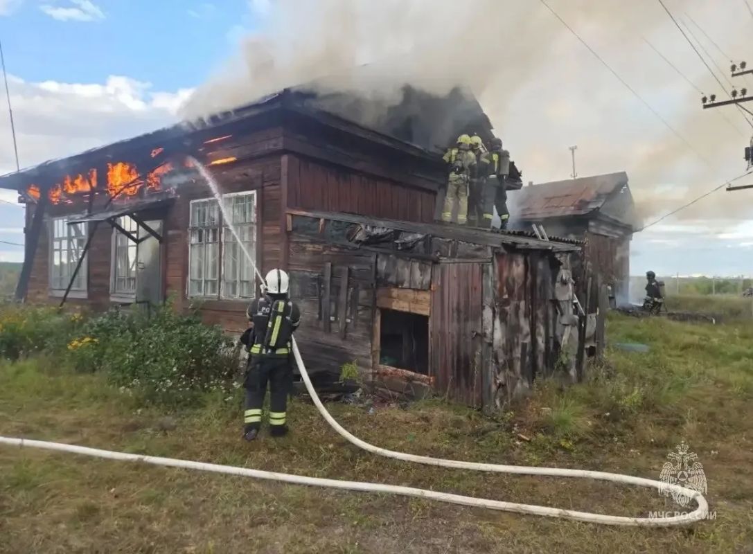 Пожар произошёл на станции Ползунова в Барнауле Пожар произошёл на станции Ползунова в Барнауле