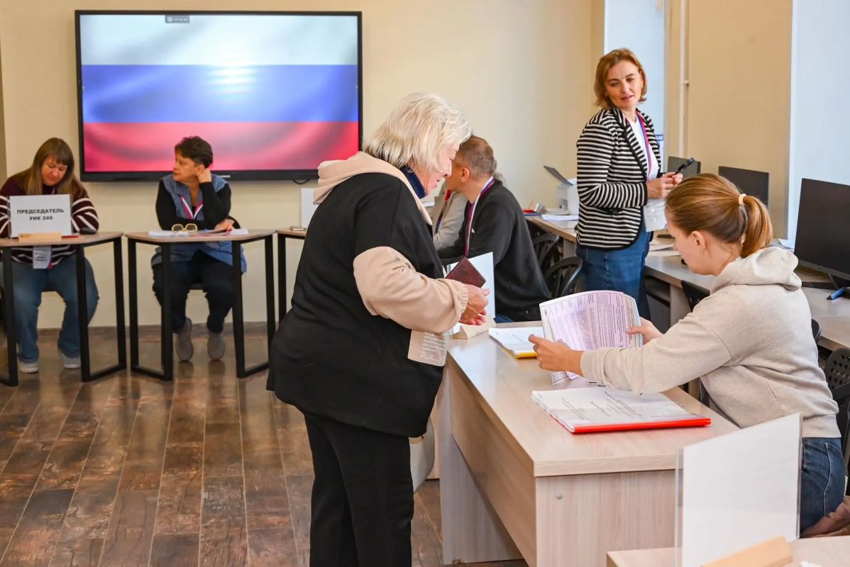 Городская Общественная палата продолжает объезд избирательных участков Городская Общественная палата продолжает объезд избирательных участков