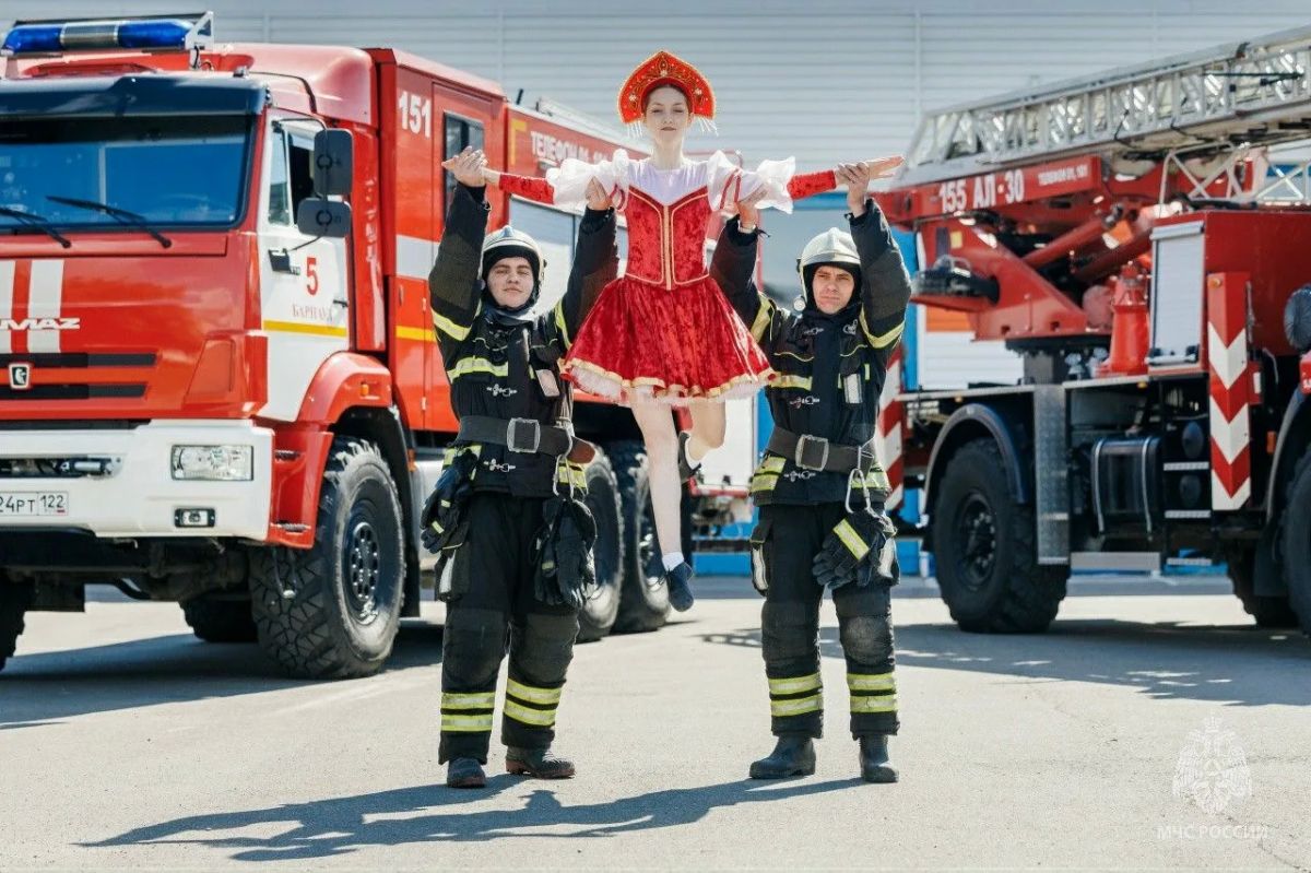 Подведены итоги первых этапов фотоконкурса «В узорах народных - характер героев» и конкурса рисунков «Сила России в единстве и спасении», приуроченных ко Дню народного единства Подведены итоги первых этапов фотоконкурса «В узорах народных - характер героев» и конкурса рисунков «Сила России в единстве и спасении», приуроченных ко Дню народного единства