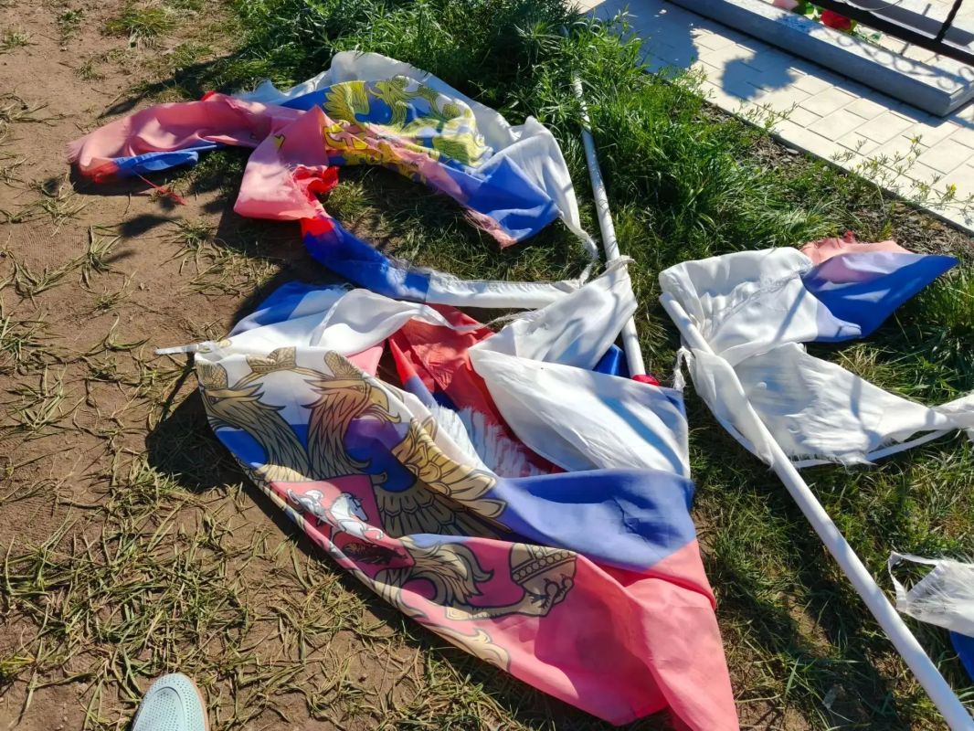 Вандалы повредили захоронения участников СВО в Родинском районе Вандалы повредили захоронения участников СВО в Родинском районе