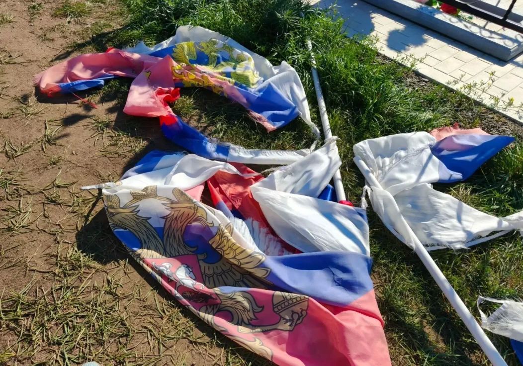 Вандалы разгромили могилы участников СВО в селе Алтайского края Вандалы разгромили могилы участников СВО в селе Алтайского края