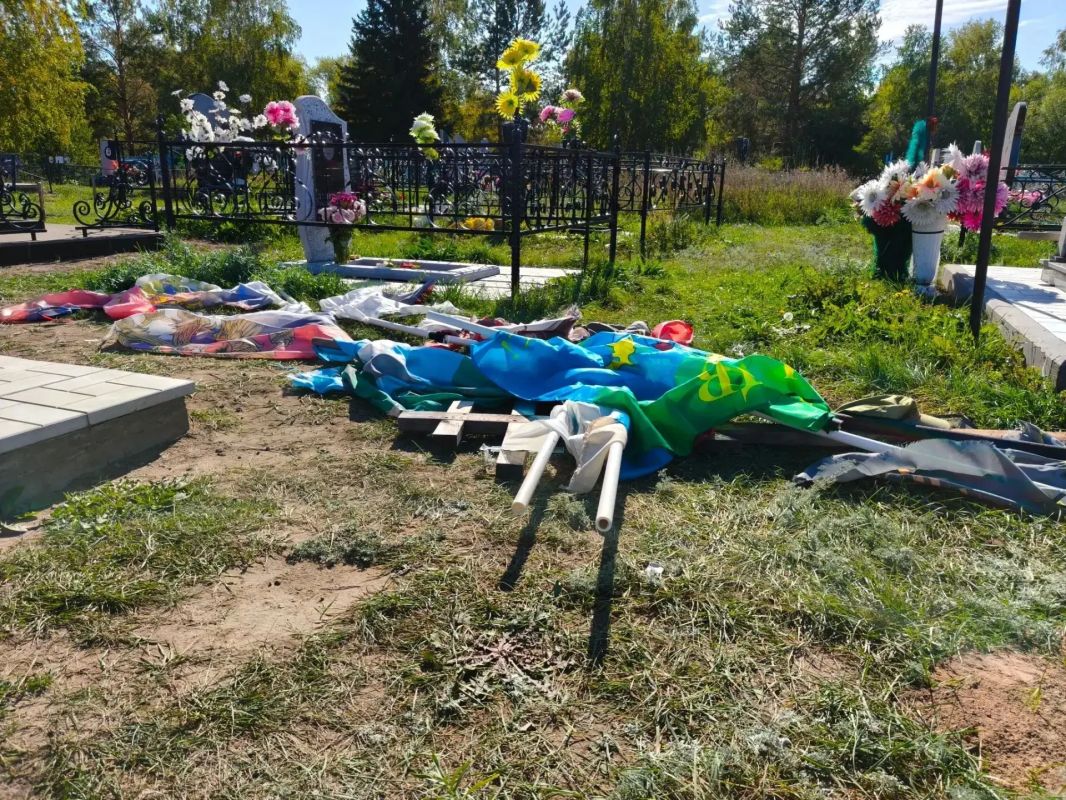 Вандалы повредили захоронения участников СВО в Родинском районе Вандалы повредили захоронения участников СВО в Родинском районе
