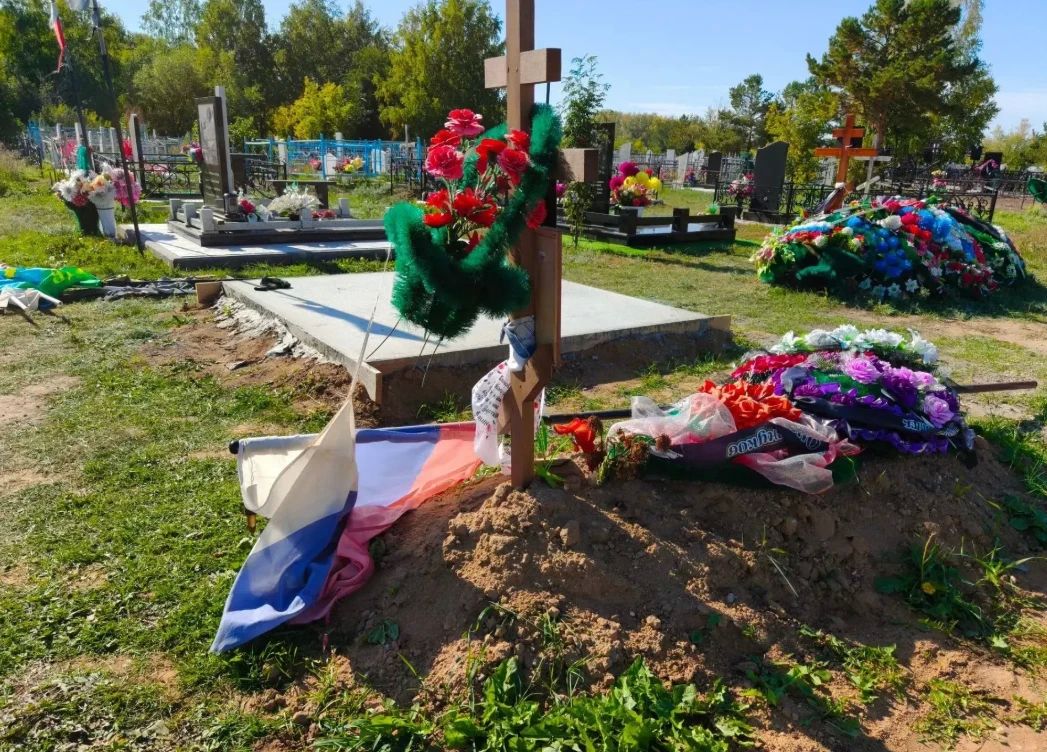 Вандалы разгромили могилы участников СВО в селе Алтайского края Вандалы разгромили могилы участников СВО в селе Алтайского края