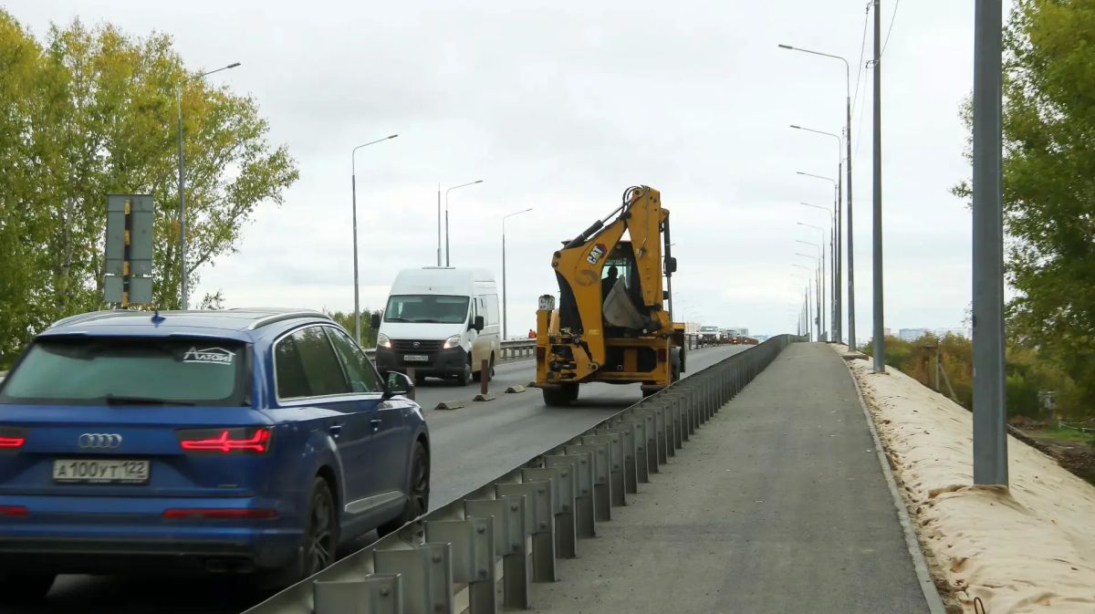В Барнауле продолжается ремонт федерального моста В Барнауле продолжается ремонт федерального моста