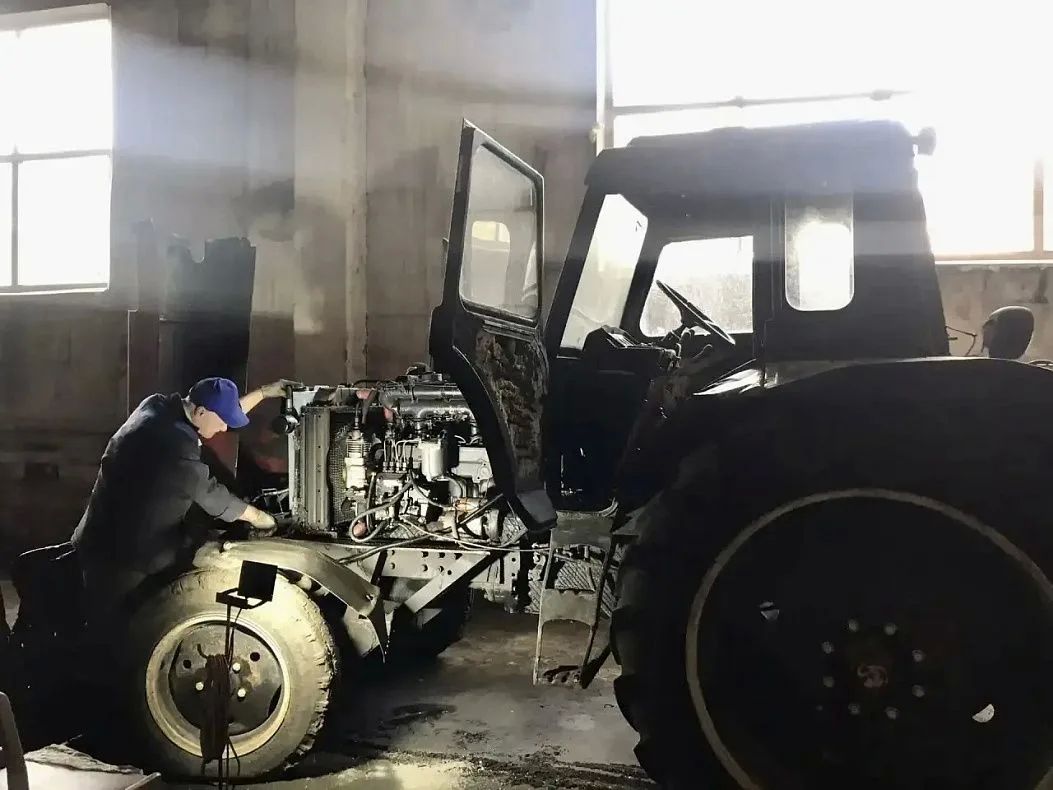 В МБУ «Автодорстрой» продолжают ремонт техники и заготовку реагентов к зимнему сезону В МБУ «Автодорстрой» продолжают ремонт техники и заготовку реагентов к зимнему сезону