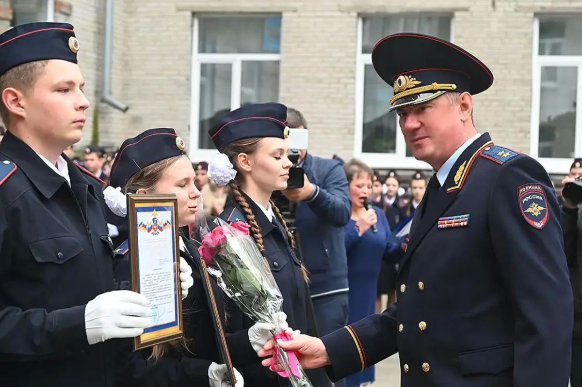 Начальник Главного управления Сергей Камышев принял участие в торжественном мероприятии, посвященном принятию Присяги кадетами правоохранительного корпуса «Защитник» Начальник Главного управления Сергей Камышев принял участие в торжественном мероприятии, посвященном принятию Присяги кадетами правоохранительного корпуса «Защитник»
