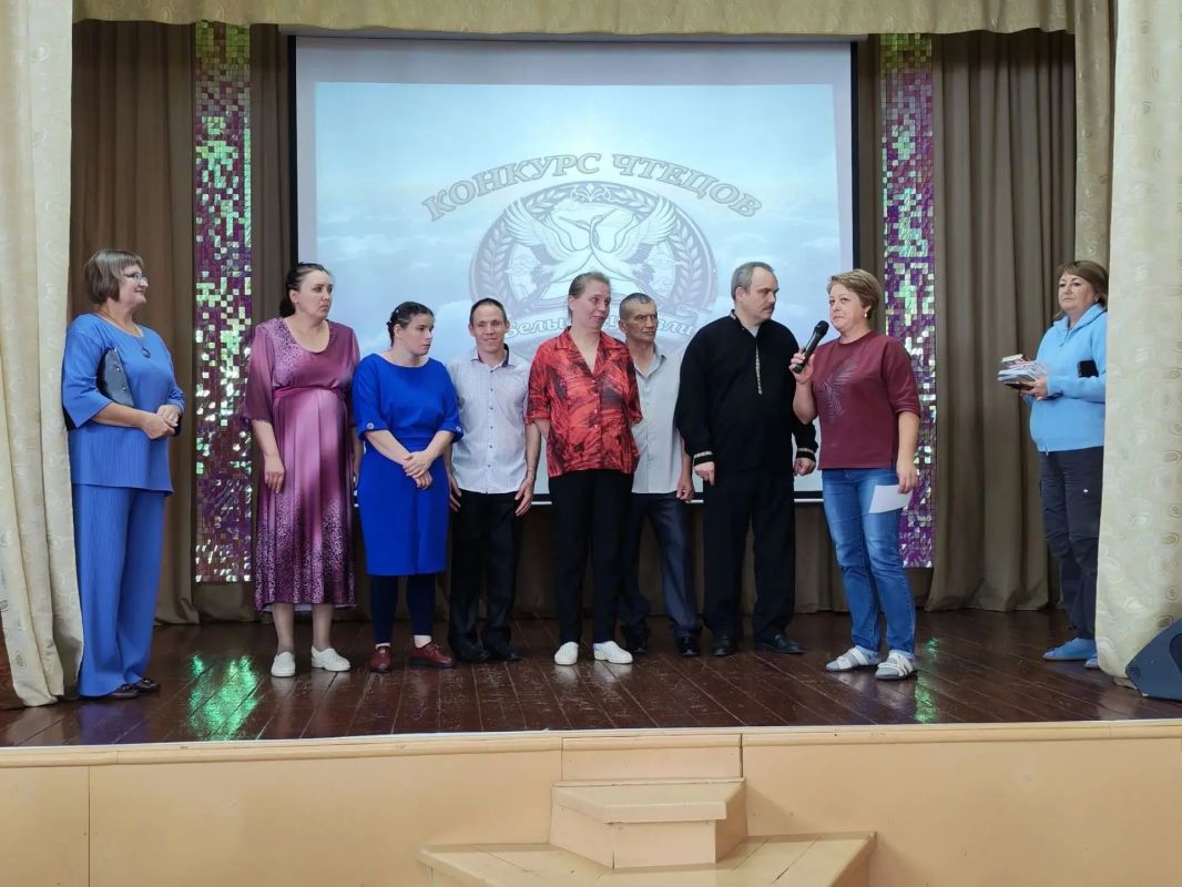 В этом году в Мамонтовском доме социального обслуживания впервые прошел конкурс чтецов «Белые журавли» В этом году в Мамонтовском доме социального обслуживания впервые прошел конкурс чтецов «Белые журавли»