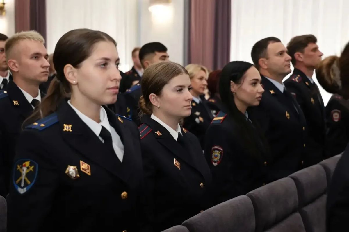 Начальник ГУ МВД России по Алтайскому краю принял участие в форуме молодых сотрудников органов внутренних дел и их наставников Начальник ГУ МВД России по Алтайскому краю принял участие в форуме молодых сотрудников органов внутренних дел и их наставников