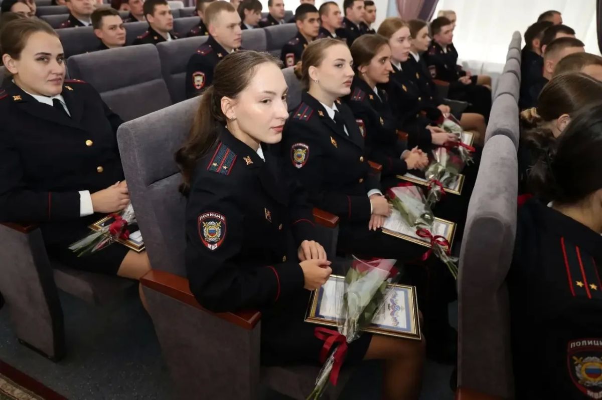 Начальник ГУ МВД России по Алтайскому краю принял участие в форуме молодых сотрудников органов внутренних дел и их наставников Начальник ГУ МВД России по Алтайскому краю принял участие в форуме молодых сотрудников органов внутренних дел и их наставников