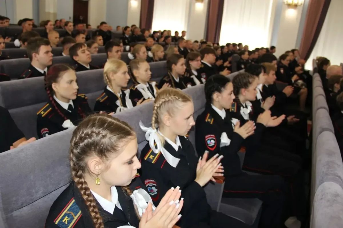 Начальник ГУ МВД России по Алтайскому краю принял участие в форуме молодых сотрудников органов внутренних дел и их наставников Начальник ГУ МВД России по Алтайскому краю принял участие в форуме молодых сотрудников органов внутренних дел и их наставников