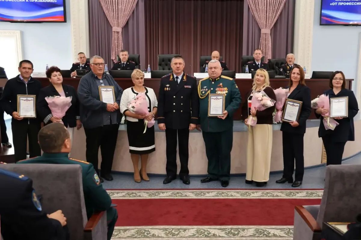 Начальник ГУ МВД России по Алтайскому краю принял участие в форуме молодых сотрудников органов внутренних дел и их наставников Начальник ГУ МВД России по Алтайскому краю принял участие в форуме молодых сотрудников органов внутренних дел и их наставников