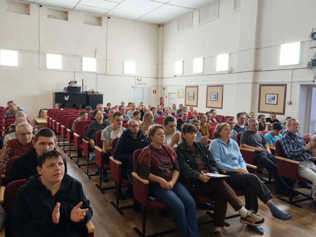 В этом году в Мамонтовском доме социального обслуживания впервые прошел конкурс чтецов «Белые журавли» В этом году в Мамонтовском доме социального обслуживания впервые прошел конкурс чтецов «Белые журавли»