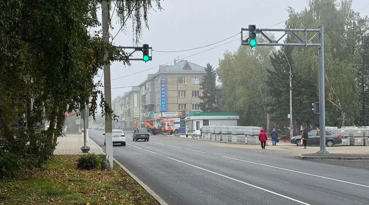 На ул. Красноармейской в Бийске установлены 2 новых светофорных объекта вызывного действия: на пересечении с переулком Училищным и возле бульвара 50-летия ВЛКСМ