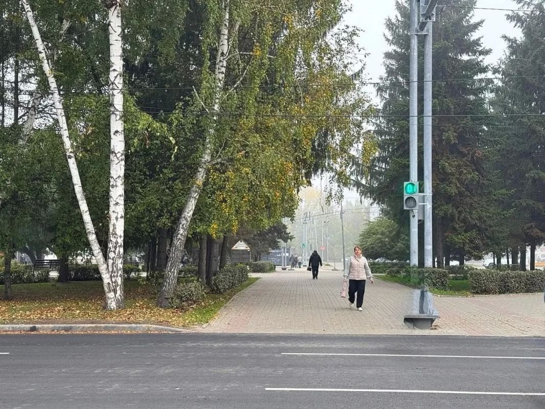 На ул. Красноармейской в Бийске установлены 2 новых светофорных объекта вызывного действия: на пересечении с переулком Училищным и возле бульвара 50-летия ВЛКСМ На ул. Красноармейской в Бийске установлены 2 новых светофорных объекта вызывного действия: на пересечении с переулком Училищным и возле бульвара 50-летия ВЛКСМ