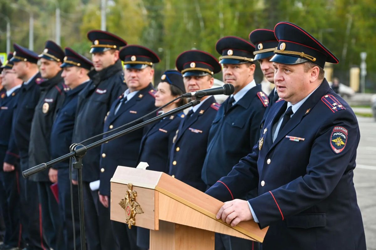 В Барнауле прошел общегородской гарнизонный развод нарядов полиции В Барнауле прошел общегородской гарнизонный развод нарядов полиции