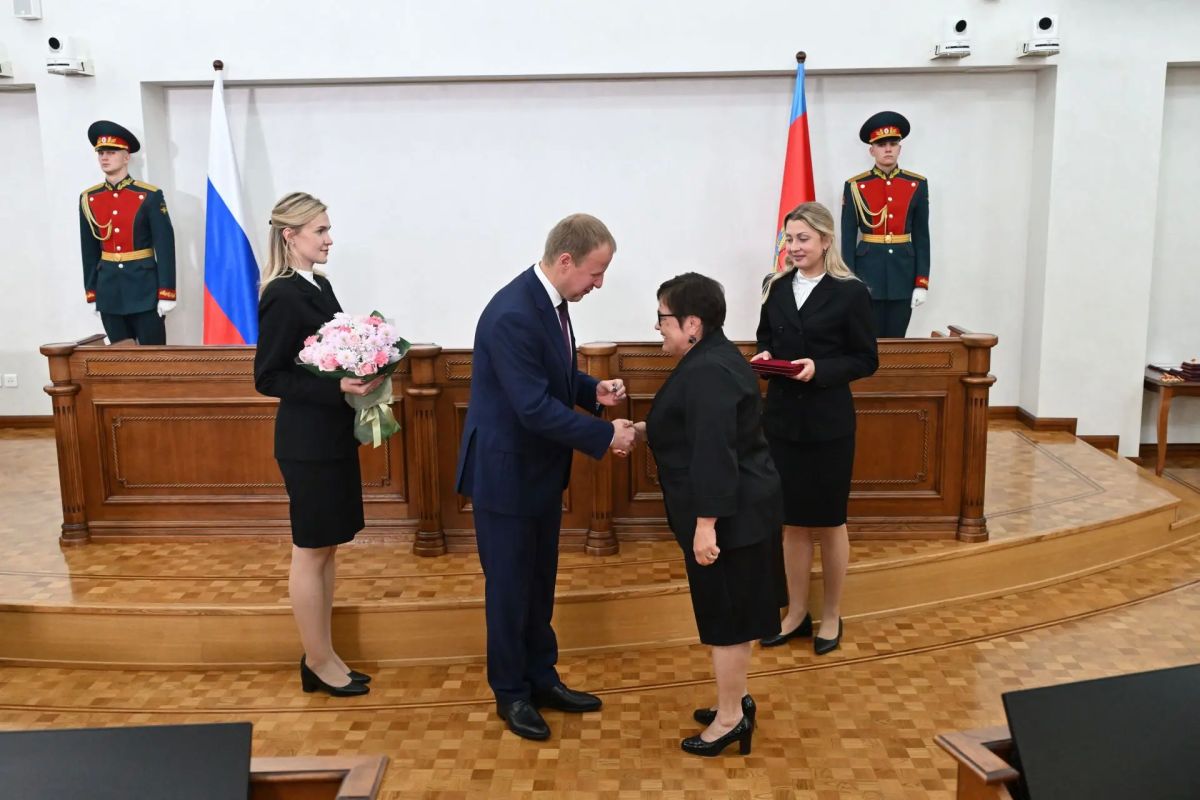 Президент Адвокатской палаты Алтайского края Галина Харламова удостоена почётного звания «Заслуженный юрист Российской Федерации» Президент Адвокатской палаты Алтайского края Галина Харламова удостоена почётного звания «Заслуженный юрист Российской Федерации»
