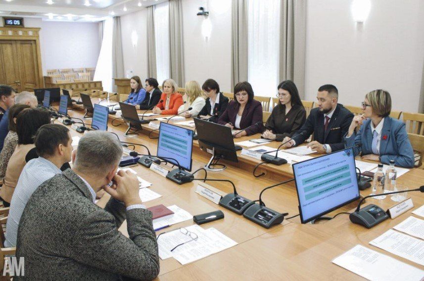 "Созданы все условия": как в Алтайском крае работают с молодежью в 2026 году "Созданы все условия": как в Алтайском крае работают с молодежью в 2026 году