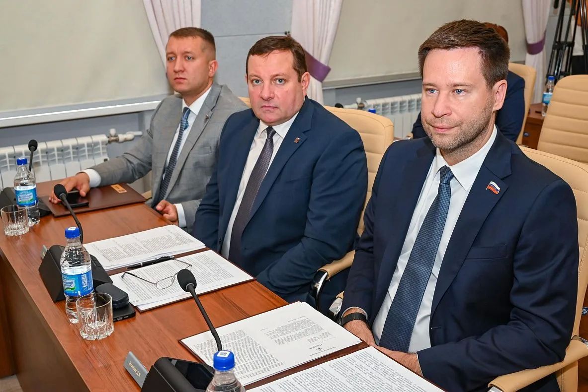 Десять депутатов Барнаульской городской Думы перешли в краевой парламент Десять депутатов Барнаульской городской Думы перешли в краевой парламент