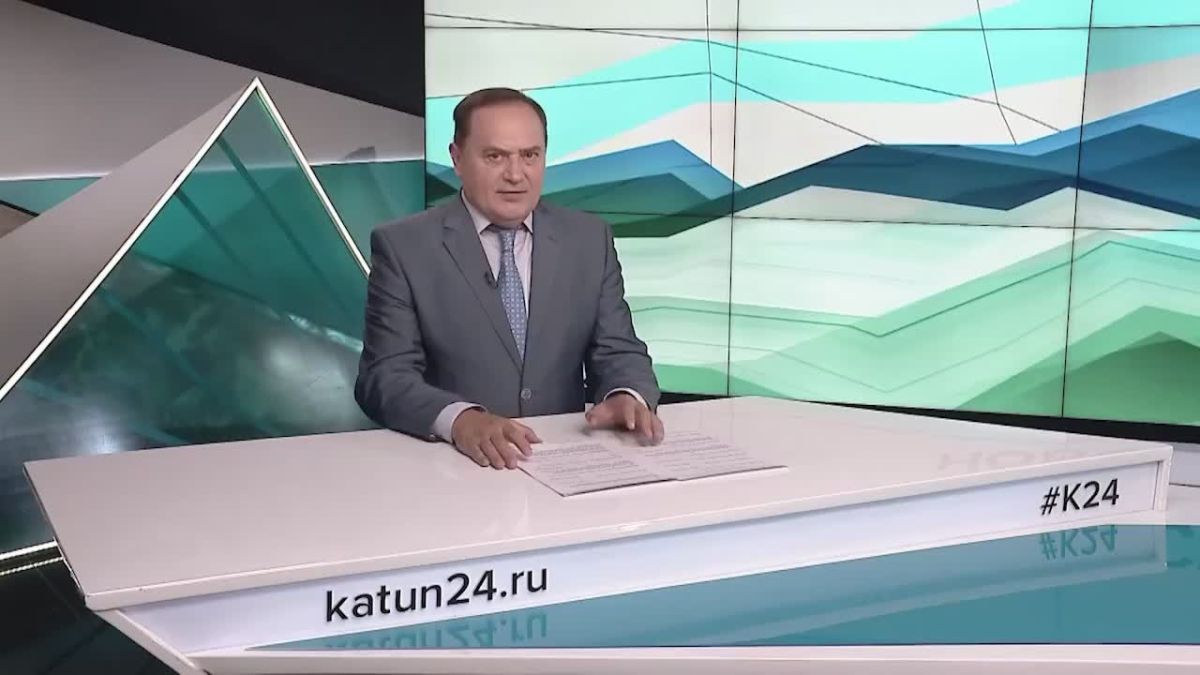 В форуме «От профессии к призванию», который накануне состоялся в ГУ МВД России по Алтайскому краю, приняли участие молодые сотрудники органов внутренних дел края , которые только начинают свой путь в профессии