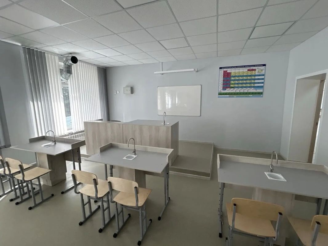 #БылоСтало. Сегодня в рубрике #БылоСтало расскажем о капитальном ремонте Октябрьской школы муниципального округа Змеиногорский район, который прошёл в рамках национального проекта «Молодёжь и дети» #БылоСтало. Сегодня в рубрике #БылоСтало расскажем о капитальном ремонте Октябрьской школы муниципального округа Змеиногорский район, который прошёл в рамках национального проекта «Молодёжь и дети»