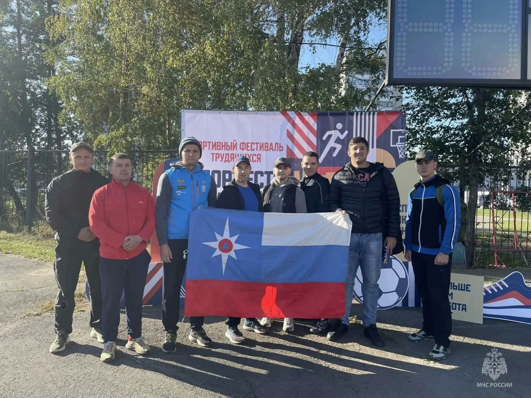Спасатели Алтайского края проверили силу и командный дух Спасатели Алтайского края проверили силу и командный дух