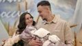 Более года назад в Барнауле родилась девочка с экстремально низким весом — 650 граммов — и ростом 30 сантиметров